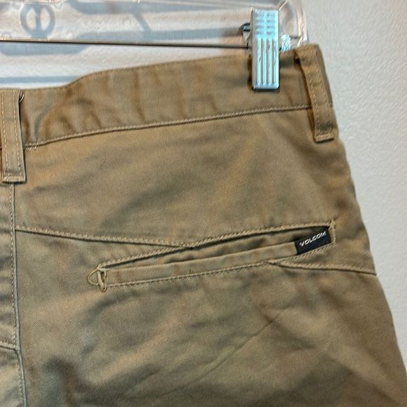 Volcom khaki 30 inch waist shorts - Picture 6 of 8